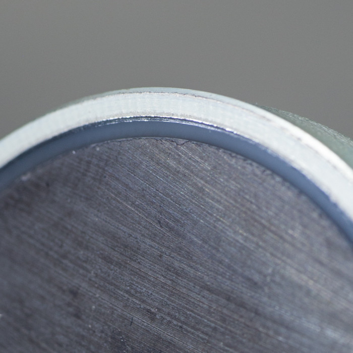 Lente magnética, ø 16, altura 4,5 mm, agujero interior para un tornillo avellanado, ø 3,5